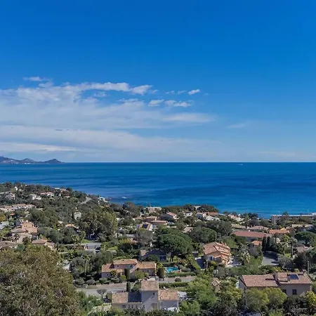 197 M2, Vue Mer, Parking * Roquebrune-sur-Argens