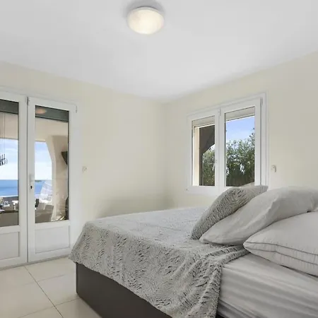 197 M2, Vue Mer, Parking Roquebrune-sur-Argens